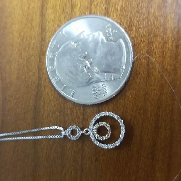 Sparkling 14kt & Diamond necklace - Picture 10 of 10